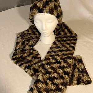 Elegant Knit Scarf and Hat Set in Brown and Tan